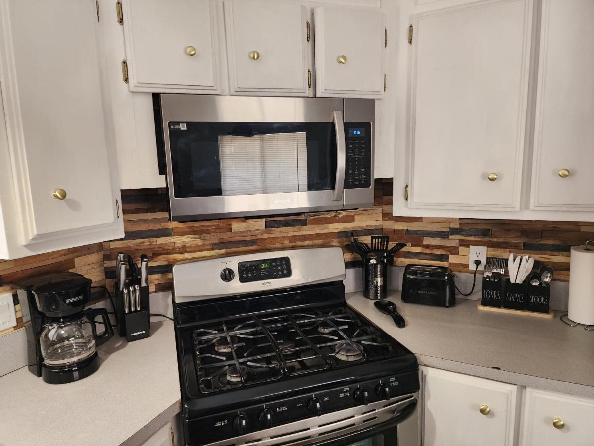 1 Bdrm Grand Canyon Bridge Rental Dolan Springs Exteriör bild